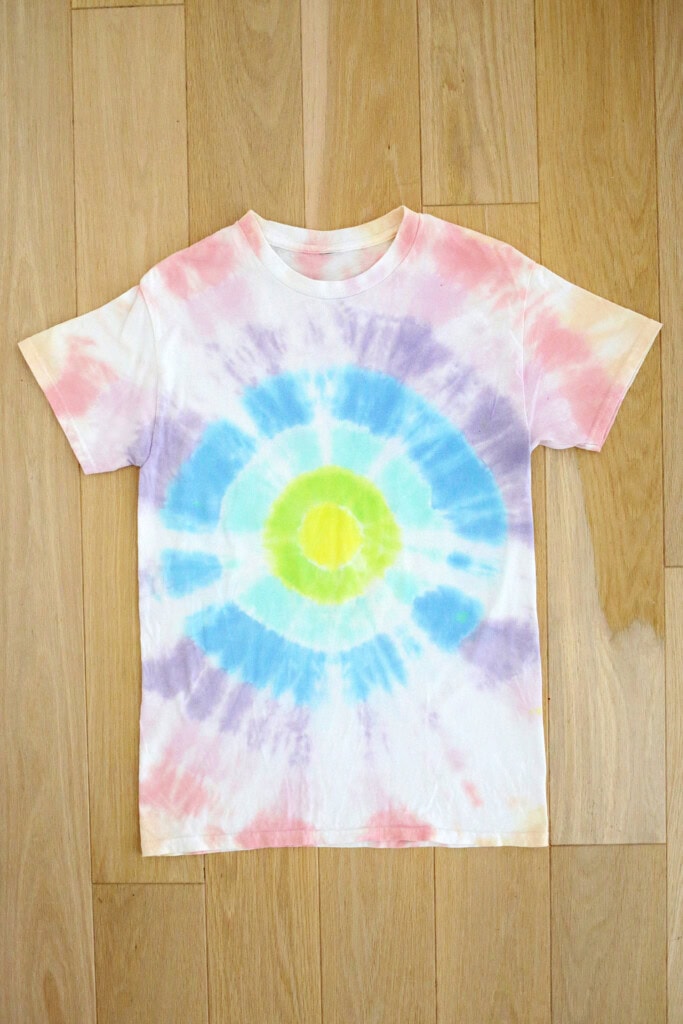 tie dye bullseye pattern