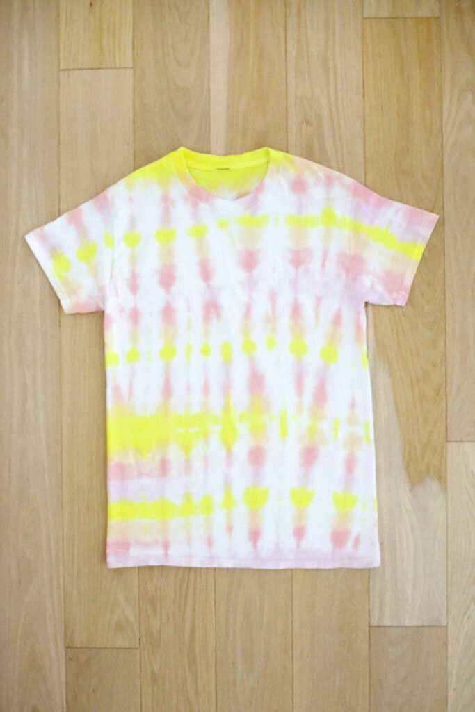 tie dye stripe pattern