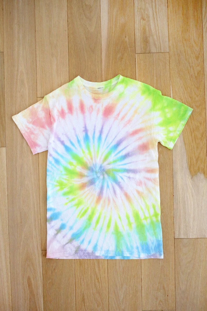 tie dye swirl pattern