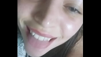 Naked Portuguese woman films her masturbation on the phone